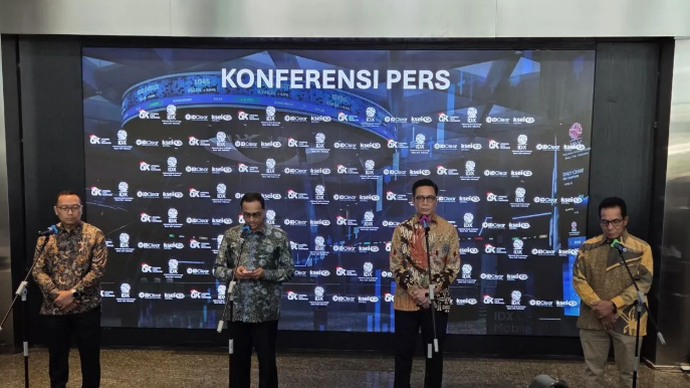 Otoritas Jasa Keuangan (OJK) dan Bursa Efek Indonesia (BEI) menggelar konferensi pers di Jakarta, Rabu (13/5/2026). (ANTARA/Bayu Saputra)