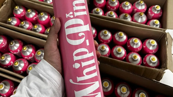 Botol Whip Pink yang disita Dittipidnarkoba Bareskrim Polri dari pengungkapan produsen gas N2O ilegal. ANTARA/HO-Dittipidnarkoba Bareskrim Polri