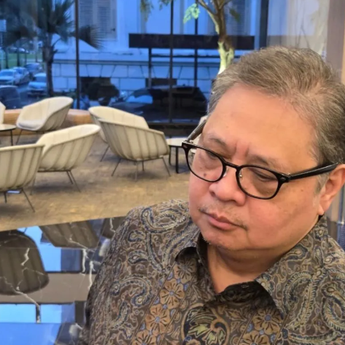 Airlangga Sebut Tingginya Permintaan Dolar AS Tekan Rupiah ke Level Rp17.700