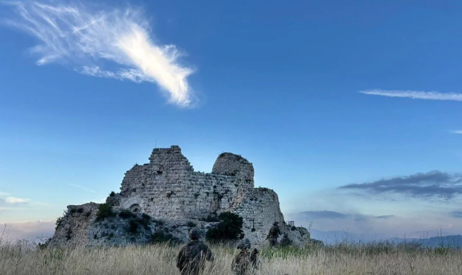 Foto ini yang dirilis pada 31 Mei 2026 menunjukkan pasukan darat Israel melakukan operasi militer di Beaufort Ridge, Lebanon selatan. ANTARA/Xinhua/HO-IDF/aa. <b>(Antara)</b>