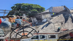 Gempa bumi berkekuatan magnitudo 7,8 yang mengguncang wilayah selatan Filipina pada Senin pagi menyebabkan sedikitnya 15 orang meninggal dunia dan 134 lainnya mengalami luka-luka. 