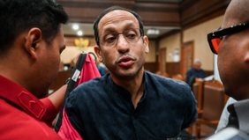 Menteri Pendidikan, Kebudayaan, Riset, dan Teknologi periode 2019&ndash;2024, Nadiem Anwar Makarim, menyatakan siap menghadapi sidang tuntutan dalam kasus dugaan korupsi pengadaan Chromebook di lingkungan Kemendikbudristek.