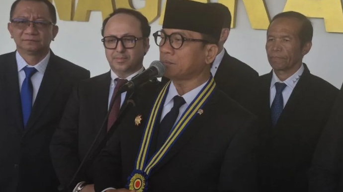 Menteri Desa dan Pembangunan Daerah Tertinggal, Yandri Susanto, saat diwawancarai oleh media di Kampus Institut Pendidikan Dalam Negeri (IPDN) Jatinangor, Sumedang, Jawa Barat, pada Kamis (21/5/2026). ANTARA/Ilham Nugraha.