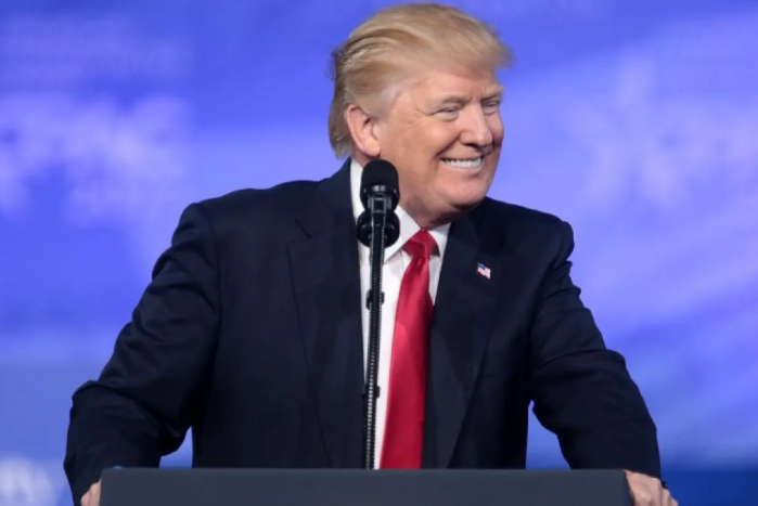 Presiden Amerika Serikat Donald Trump saat berbicara dalam Konferensi Aksi Politik Konservatif (CPAC) di National Harbor, Maryland, Amerika Serikat, pada 24 Februari 2017. (Gage Skidmore/Wikimedia Commons) <b>(Antara)</b>