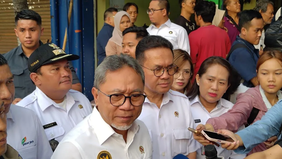 Menteri Koordinator Bidang Pangan Zulkifli Hasan mengatakan tingginya harga minyak goreng rakyat bermerek Minyakita di wilayah Papua dan Maluku dipengaruhi oleh persoalan distribusi dan tingginya biaya transportasi.