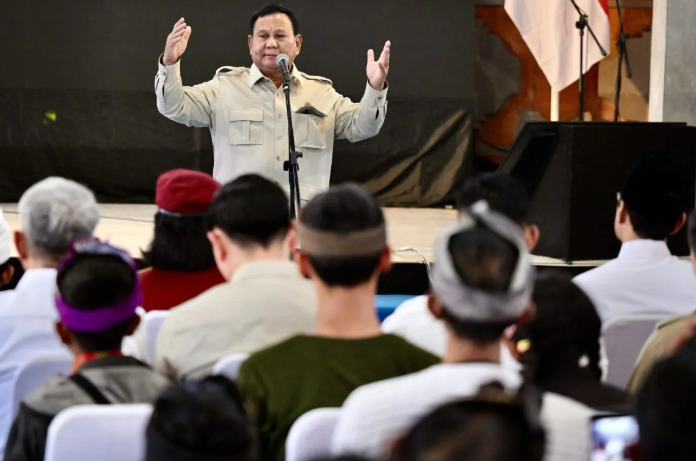 Presiden Prabowo Subianto memberikan arahan saat meninjau Sekolah Rakyat Menengah Pertama (SRMP) 17 Tabanan, Bali, Minggu (7/6/2026) ANTARA/HO-BPMI Sekretariat Presiden <b>(Antara)</b>