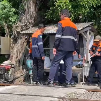 KAI Tutup Perlintasan Liar Tebet-Cawang Demi Tingkatkan Keselamatan