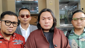 Selebgram sekaligus pemengaruh media sosial, Keanu Angelo, memenuhi panggilan penyidik Direktorat Reserse Kriminal Umum Polda Metro Jaya terkait penyelidikan kasus dugaan penipuan jamaah yang melibatkan biro perjalanan umrah Hanania Group.