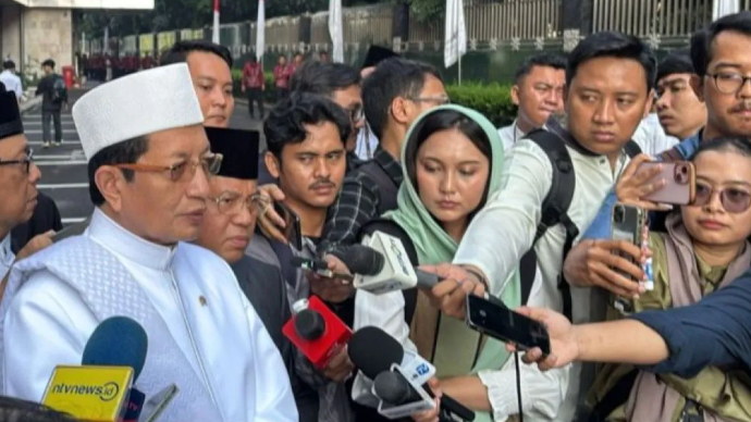 Menteri Agama yang juga Imam Besar Masjid Istiqlal Nasaruddin Umar menjawab pertanyaan pewarta saat ditemui selepas Shalat Idul Adha 1447 Hijriah di Masjid Istiqlal di Jakarta, Rabu (27/5/2026). ANTARA/Prisca Triferna