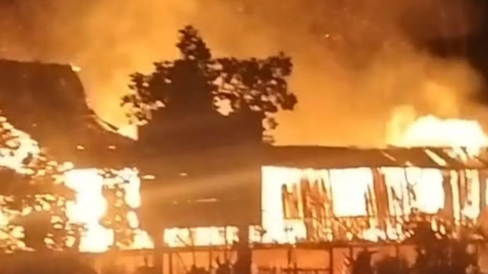 Peristiwa kebakaran Gereja Katolik  Stasi Santo Fransiskus Kampung Pomako LS RT 03, Distrik Mimika Timur, Rabu (27/5/2026) malam. ANTARA/HO-Polsek Kawasan Pelabuhan Pomako.
