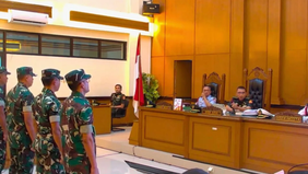 Empat anggota Tentara Nasional Indonesia (TNI) yang menjadi terdakwa dalam perkara dugaan penganiayaan terhadap Wakil Koordinator KontraS, Andrie Yunus, dituntut pidana penjara selama dua tahun enam bulan oleh Oditurat Militer. 