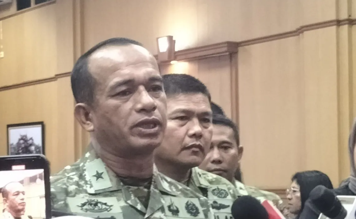 Kapuspen Mabes TNI Brigjen TNI Muhamad Nas saat jumpa pers di Mabes TNI, Cilangkap, Jakarta Timur, Selasa (9/6/2026). ANTARA/Walda Marison <b>(Antara)</b>