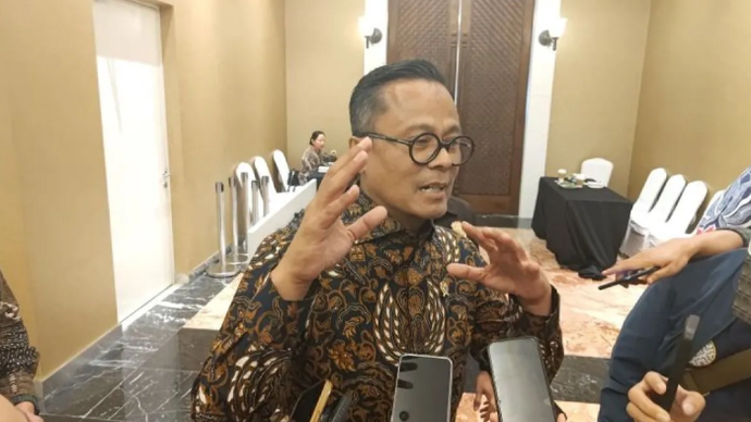 COO Danantara Indonesia Dony Oskaria memberikan keterangan kepada wartawan usai acara Peluncuran Kemitraan Strategis Danantara Indonesia Trust di Jakarta, Senin (25/5/2026). (ANTARA/Aria Ananda)