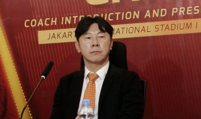 Pelatih baru Persija Shin Tae-yong pada jumpa pers pengenalan dirinya di Jakarta International Stadium (JIS), Jakarta Utara, Senin (8/6/2026). (ANTARA/Zaro Ezza Syachniar) <b>(Antara)</b>