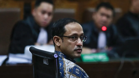 Jaksa Penuntut Umum (JPU) Kejaksaan Agung, Roy Riady menduga mantan Menteri Pendidikan, Kebudayaan, Riset, dan Teknologi, Nadiem Anwar Makarim, sengaja melibatkan pihak luar kementerian dalam proyek pengadaan laptop pendidikan agar Chromebook tetap m