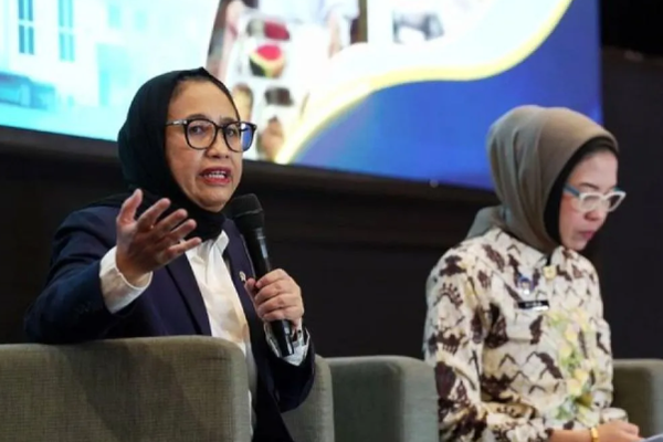 Wakil Kepala BGN Nanik S. Deyang (kiri). ANTARA/HO-BGN/am.