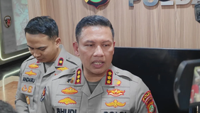 Polda Metro Jaya saat ini memusatkan penyidikan terhadap Direktur Utama PT Khazanah Tamma Internasional (Hanania Group), ASFR (30), dengan menerapkan dugaan tindak pidana penggelapan dalam kasus yang berkaitan dengan dana perjalanan ibadah umrah.
