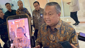 Gubernur Bank Indonesia (BI) Perry Warjiyo menyampaikan bahwa kebijakan kenaikan suku bunga acuan atau BI-Rate sebenarnya bukan pilihan yang diinginkan bank sentral. Namun, langkah tersebut tetap harus diambil untuk menjaga stabilitas.