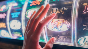 Pemerintah Spanyol resmi memblokir akses ke platform pasar prediksi Polymarket dan Kalshi sambil menunggu proses penyelidikan terkait legalitas operasional keduanya. Kebijakan tersebut diambil setelah otoritas setempat menilai kedua platform diduga b