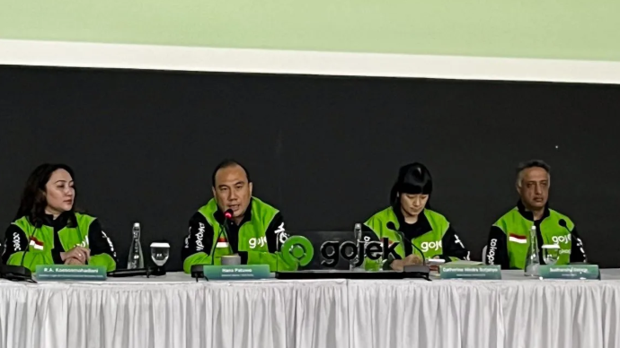 Arsip - (Dua dari kiri) Direktur Utama/CEO PT GoTo Gojek Tokopedia Tbk (GOTO) Hans Patuwo memberikan keterangan dalam jumpa pers di Jakarta, Selasa (19/5/2026). (ANTARA/Arnidhya Nur Zhafira)