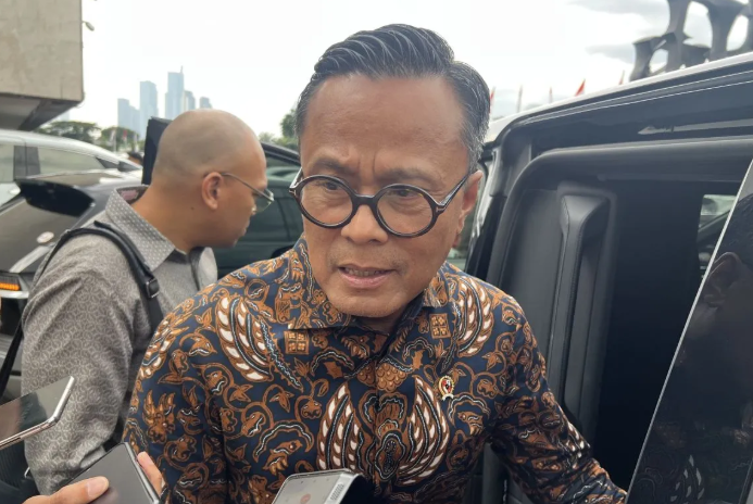 Kepala Badan Pengaturan (BP) BUMN Dony Oskaria memberi keterangan ketika ditemui di Kompleks Parlemen Senayan Jakarta, Senin (25/5/2026). (ANTARA/Putu Indah Savitri) <b>(Antara)</b>