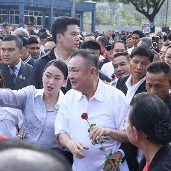 Thaksin Shinawatra Bebas Bersyarat, Wajib Kenakan Alat Pemantau Elektronik