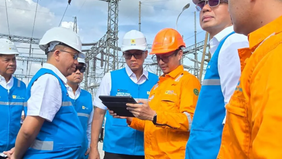 PT PLN (Persero) terus memperkuat pengawasan terhadap sistem transmisi kelistrikan di Sumatera setelah terjadinya pemadaman listrik massal atau blackout pada Jumat, 22 Mei 2026 pukul 18.44 WIB. Langkah tersebut dilakukan guna memastikan sistem kelist