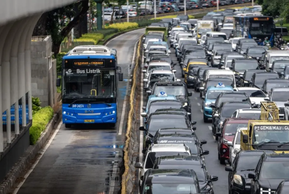 Bus Transjakarta. Antara Foto /Bayu Pratama S/rwa.