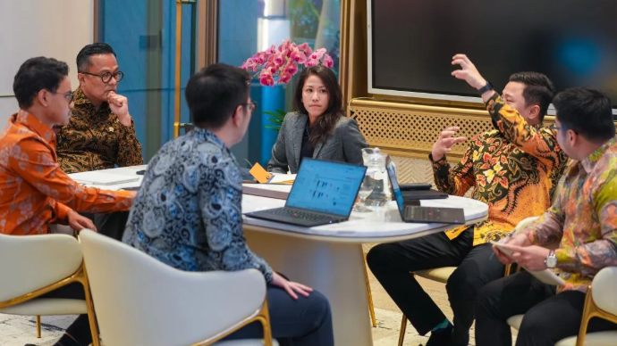 Kepala BP BUMN sekaligus COO Danantara Dony Oskaria memimpin rapat bersama PT Danantara Asset Management untuk membahas evaluasi dan akselerasi streamlining BUMN di Jakarta, Selasa (19/5/2026). (ANTARA/HO-BP BUMN)