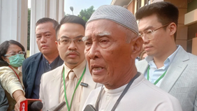 Keluarga korban pembunuhan kepala cabang bank berinisial MIP (37) mengungkapkan kekecewaan mendalam usai mendengar putusan majelis hakim di Pengadilan Militer II-08 Jakarta. Mereka mengaku sulit menerima vonis yang dijatuhkan kepada para terdakwa dan