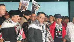 Menteri Luar Negeri RI Sugiono mengecam tindakan militer Israel yang mencegat kapal misi kemanusiaan Global Sumud Flotilla (GSF) 2.0 di perairan internasional serta perlakuan terhadap para relawan sipil, termasuk sembilan warga negara Indonesia (WNI)