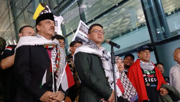 Menlu Sambut 9 WNI Relawan GSF yang Dianiaya Tentara Zionis