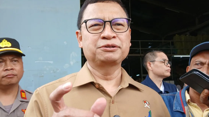 Kepala Badan Pengawas Obat dan Makanan (BPOM) Taruna Ikrar memberikan keterangan pers terkait pengungkapan temuan kosmetik ilegal di Kabupaten Tangerang, Banten, Jumat (5/6/2026). ANTARA/Azmi Samsul M