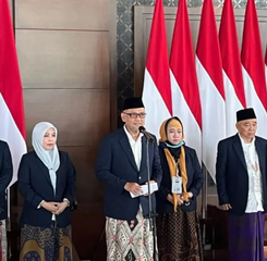 Menhaj Ingatkan Petugas Tetap Maksimal Layani Jamaah hingga Kloter Terakhir Tiba di Tanah Air