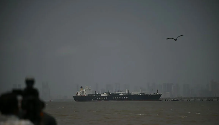 Ilustrasi - Kapal tanker melintas di selat Hormuz. ANTARA/Anadolu/aa. <b>(Antara)</b>