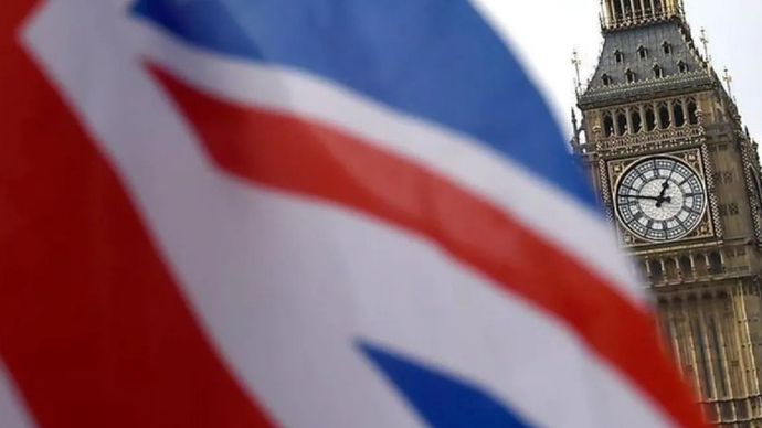 Arsip - Bendera Inggris terlihat dengan latar belakang Big Ben di London. (ANTARA/Anadolu/py)