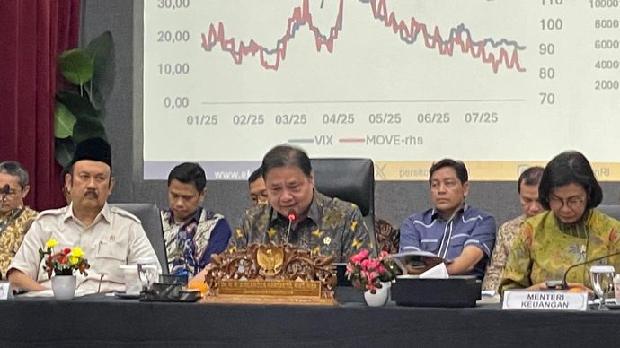 Menteri Koordinator Bidang Perekonomian Airlangga Hartarto merespons terkait fenomena rombongan jarang beli alias Rojali dan rombongan hanya nanya alias Rohana yang ramai diperbincangkan masyarakat. 