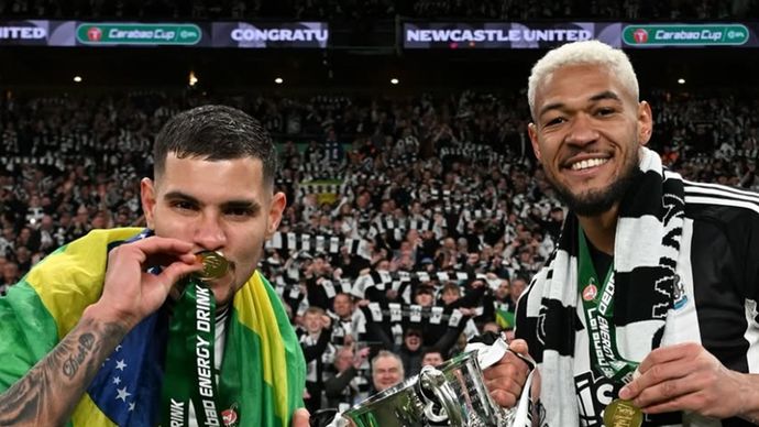 Newcastle United menjuarai Piala Liga Inggris 2024/2025 usai mengalahkan Liverpool dengan skor 2-1.