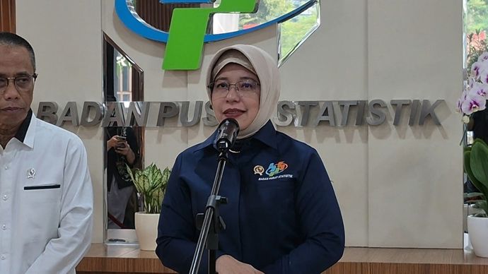 Kepala Badan Pusat Statistik (BPS) Amalia Adininggar Widyasanti membantah anggapan bahwa daya beli masyarakat Indonesia melemah.