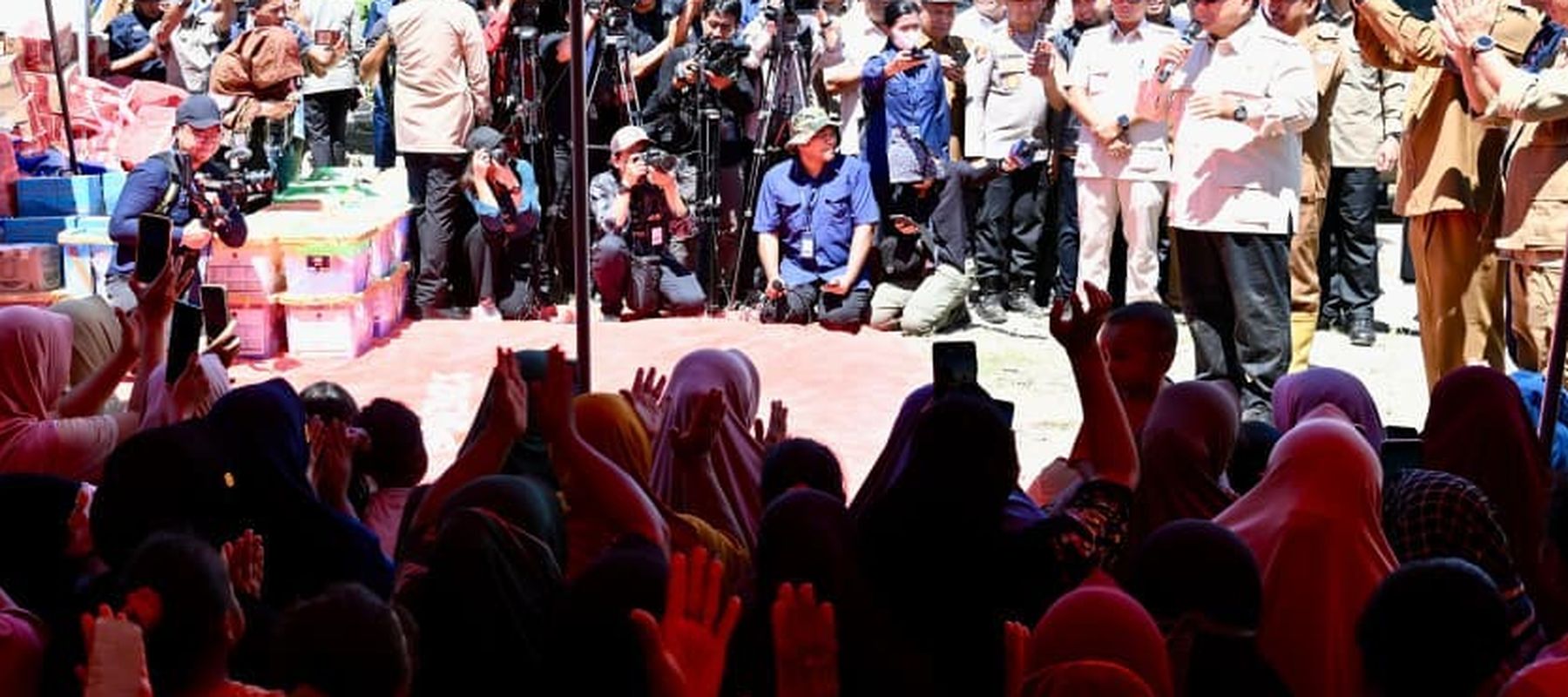 Presiden Prabowo tinjau lokasi bencana di Sumatera