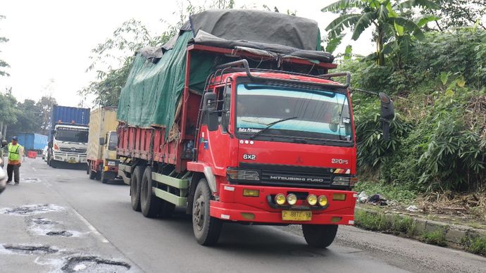 Menteri Pekerjaan Umum (PU) Dody Hanggodo menginstruksikan evaluasi menyeluruh terhadap ruas-ruas jalan nasional di Indonesia untuk memastikan keselamatan bagi para pengguna jalan. 