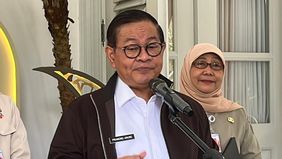 Seorang petugas pemadam kebakaran (Damkar) menjadi korban begal sekaligus pengeroyokan oleh sekelompok pelaku di kawasan Jalan Hasyim Ashari, Gambir, Jakarta Pusat. Insiden ini menuai perhatian serius dari Gubernur DKI Jakarta, Pramono Anung.