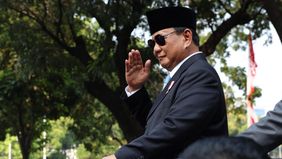 Presiden Prabowo Subianto mempersilakan kepada para menteri maupun kepala lembaga/badan khusus di Kabinet Merah Putih untuk keluar jika tidak mendukung program Makan Bergizi Gratis (MBG).