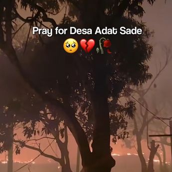 Ratusan Rumah di Desa Adat Sade Lombok Tengah Terbakar