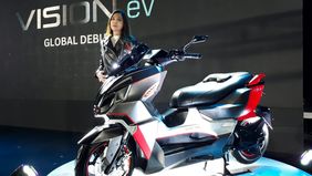 Produsen motor listrik asal Indonesia, IMOTO memperkenalkan inovasi terbarunya, VISION.ev, pada acara Global Debut yang diadakan di Sheraton Hotel Gandaria, Jakarta pada 16 Juli 2024.
