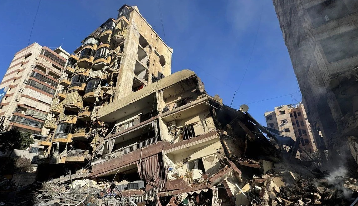 Foto kondisi bangunan yang rusak akibat serangan udara Israel di pinggiran selatan Beirut, Lebanon, Senin (9/3/2026). ANTARA FOTO/ Xinhua/Bilal Jawich/tom. <b>(Antara)</b>