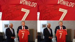 Cristiano Ronaldo Kirim Jersey Bertulisan Pesan Perdaimaian ke Donald Trump