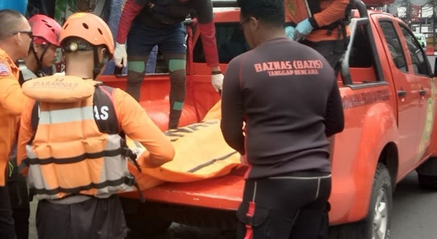 Tim SAR Temukan Korban Tenggelam di Kali Ciliwung <b>(Instagram @bpbddkijakarta)</b>