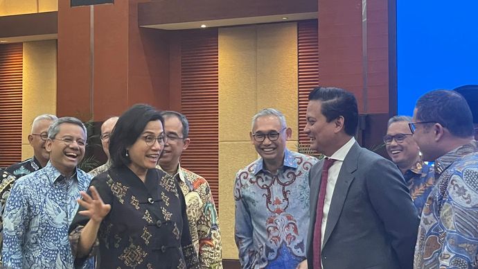 Menteri Keuangan (Menkeu) Sri Mulyani menyambut kedatangan Thomas Djiwandono sebagai Wakil Menteri Keuangan (Wamenkeu) II. (Ntvnews.id-Muslimin Trisyuliono)