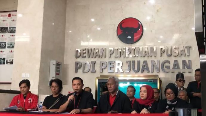 Konferensi pers PDIP usai Hasto Kristiyanto ditetapkan tersangka oleh KPK.